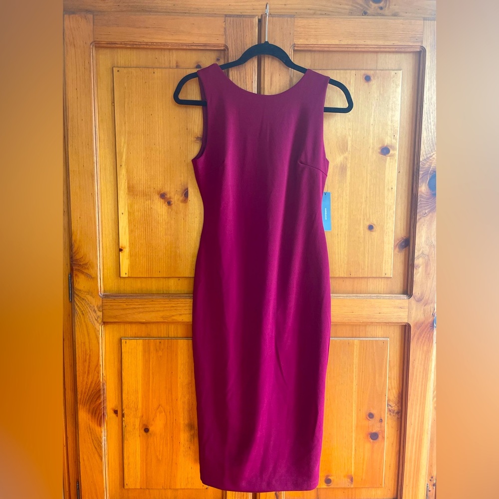 Lulus body con below knee Burgundy dress